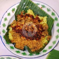 Nasi Kuning Dendeng