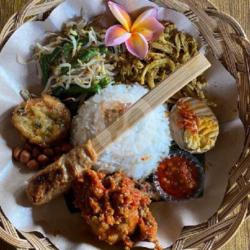 Nasi Ayam Betutu Istimewa