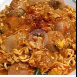 Seblak Indomie Telor Bakso Sosis