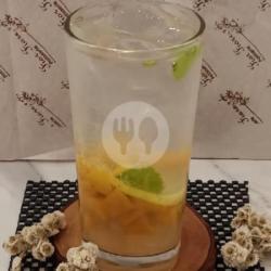 Iced Peach Mojito