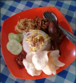 Nasi Uduk Ayam Kecap