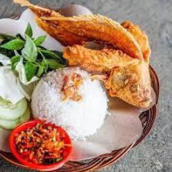 Nasi Liwet   Nila Goreng   Sambal Dan Lalapan