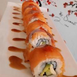 Salmon Avocado Roll (8pcs)