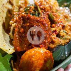 Nasi Pecel Telor Bali Khas Si Embok