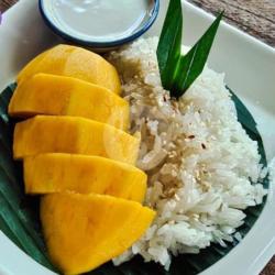 Thai Sweet Sticky Rice And Fresh Manggo