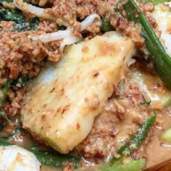 Lontong / Tepo Pecel Khas Madiun