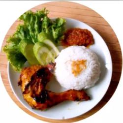 Ayam Bakar  Kecap   Nasi   Es Teh