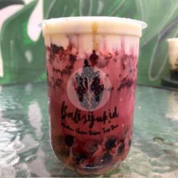 Red Velvet Cheese Boba (medium)