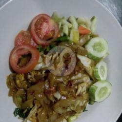 Kwetiau Goreng Bakso Sosis