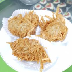 Uyen (keladi Goreng)