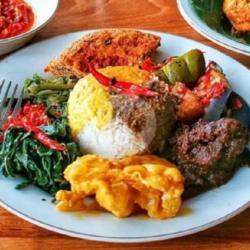 Nasi Ayam Goreng Istimewa