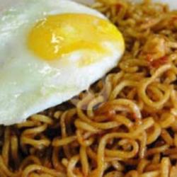 Mie Goreng Mata Sapi