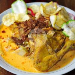 Lontong Sayur Opor Ayam Tahu