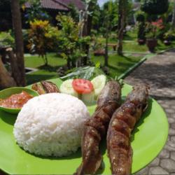 Nasi Lalapan Lele Goreng