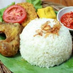 Nasi Uduk Lauk Komplit