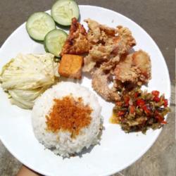 Nasi Kulit Crispy Chicken Sambel Matah