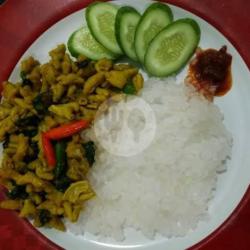 Nasi Paket Oseng Usus