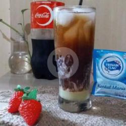 Es Mega Mendung ( Coca Cola )
