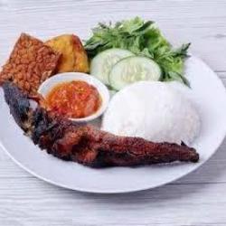 Lele Tahu Tempe Bakar Sambal Tempe Kemangi Es Teh