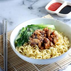 Mie Ayam Eddyan Cengkareng Ganglunggung Mi Ayam Anyar/chicken Noodle Soup Sayur Daun Lengkap