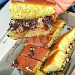 Martabak Coklat Kacang Pisang Susu