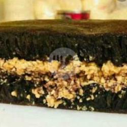 Kue Bandung Hitam Manis Kacang