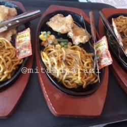 Mie Steak Garasi