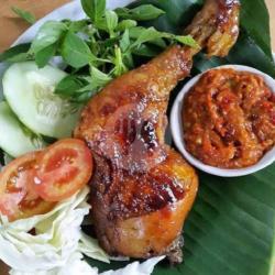 Pket Ayam Goreng Special   Sambal   Lalapan