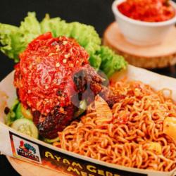 Mie Ayam Crispy Bakar Lada Hitam