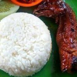 Ayam Bakar (kepala)   Nasi