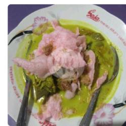 Katupek Gulai Paku Tanpa Telur