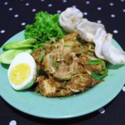 Karedok Special Telor Plus Lontong