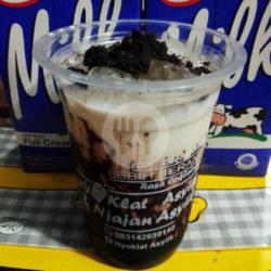 Milky Nyoklat Strawberry