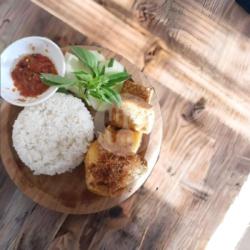 Nasi Lalapan Ayam Laos Jumbo