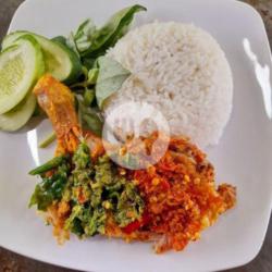 Nasi Ayam Penyet Sambel Ijo Dan Merah