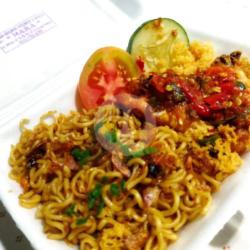 Mie Goreng Sayap Geprek