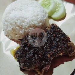 Bebek Bakar Sambal Bumbu Hitam   Nasi