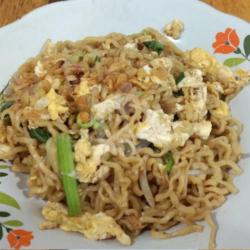 Mie Pansit Goreng Telur Ayam Borneo