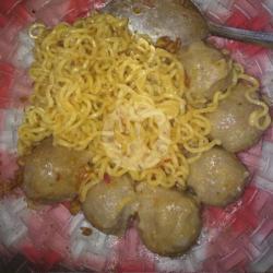 Mie Goreng Plus Bakso Bumbu Mercon