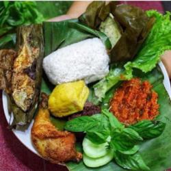 Nasi Timbel Ayam Nasi Asin Jengkol Tahu Tempe