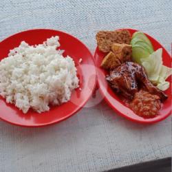 Paket Puas Nasi   Paha Ayam Bakar   Tahu Tempe