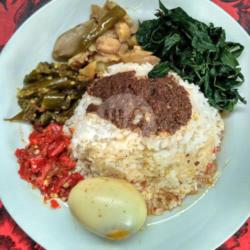 Nasi Telor Kare Komplit