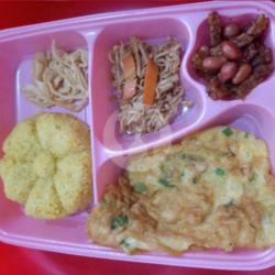 Nasi Kuning Bento Telur Dadar