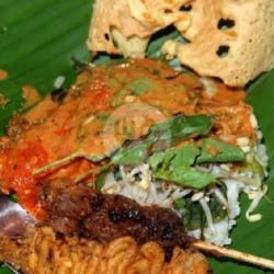 Nasi Pecel Sate Usus Ampela Ati Tahu Bali