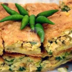 Martabak Telur Ayam Spesial Sosis