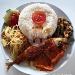 Nasi Campur Pindang