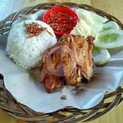 Nasi Penyet Ayam Paha Tahu Tempe