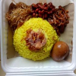 Nasi Kuning Telor Semur