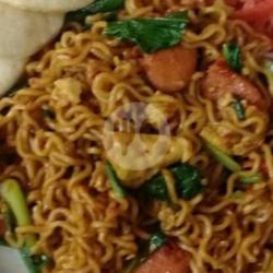 Indomie Goreng Sosis Free Muaraqua Gelas Selama Stok Msh Ad