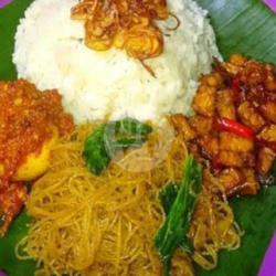 Nasi Uduk Telur